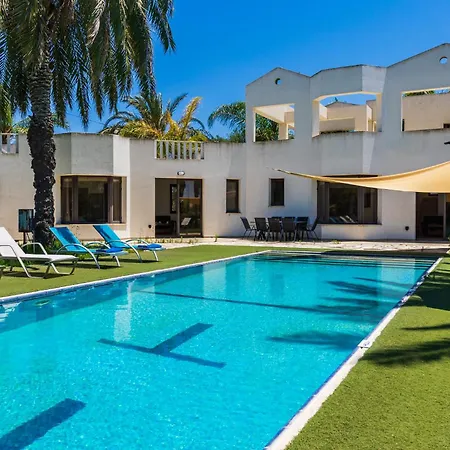Vila Peaceful 6br With Private Pool And Garden