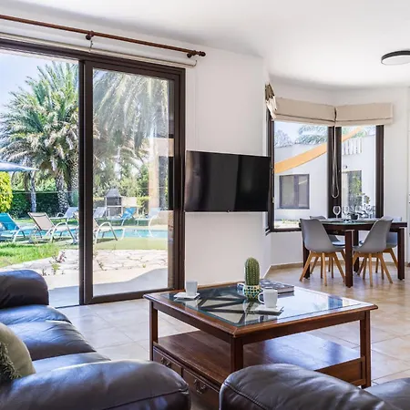 Vila Peaceful 6br With Private Pool And Garden Kiti