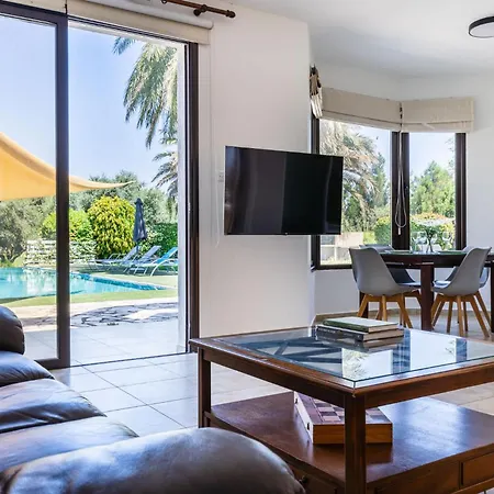 Peaceful 6br With Private Pool And Garden Vila